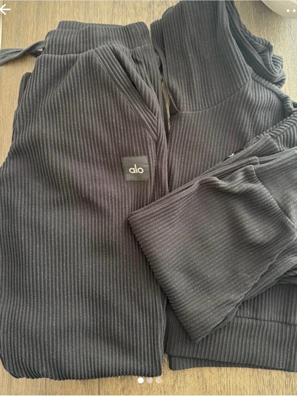 ALO women’s muse set in size small black